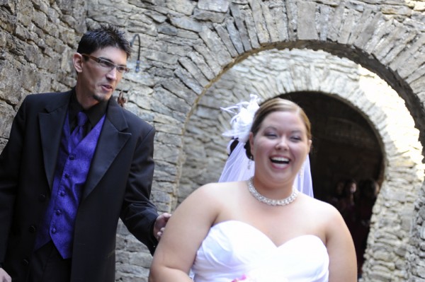 Jenn still has no idea Bill is behind her